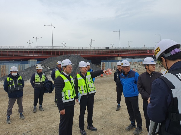 부산항만공사, 동절기 대비 건설 현장 특별점검 시행 및 근로자 방한용품 지원