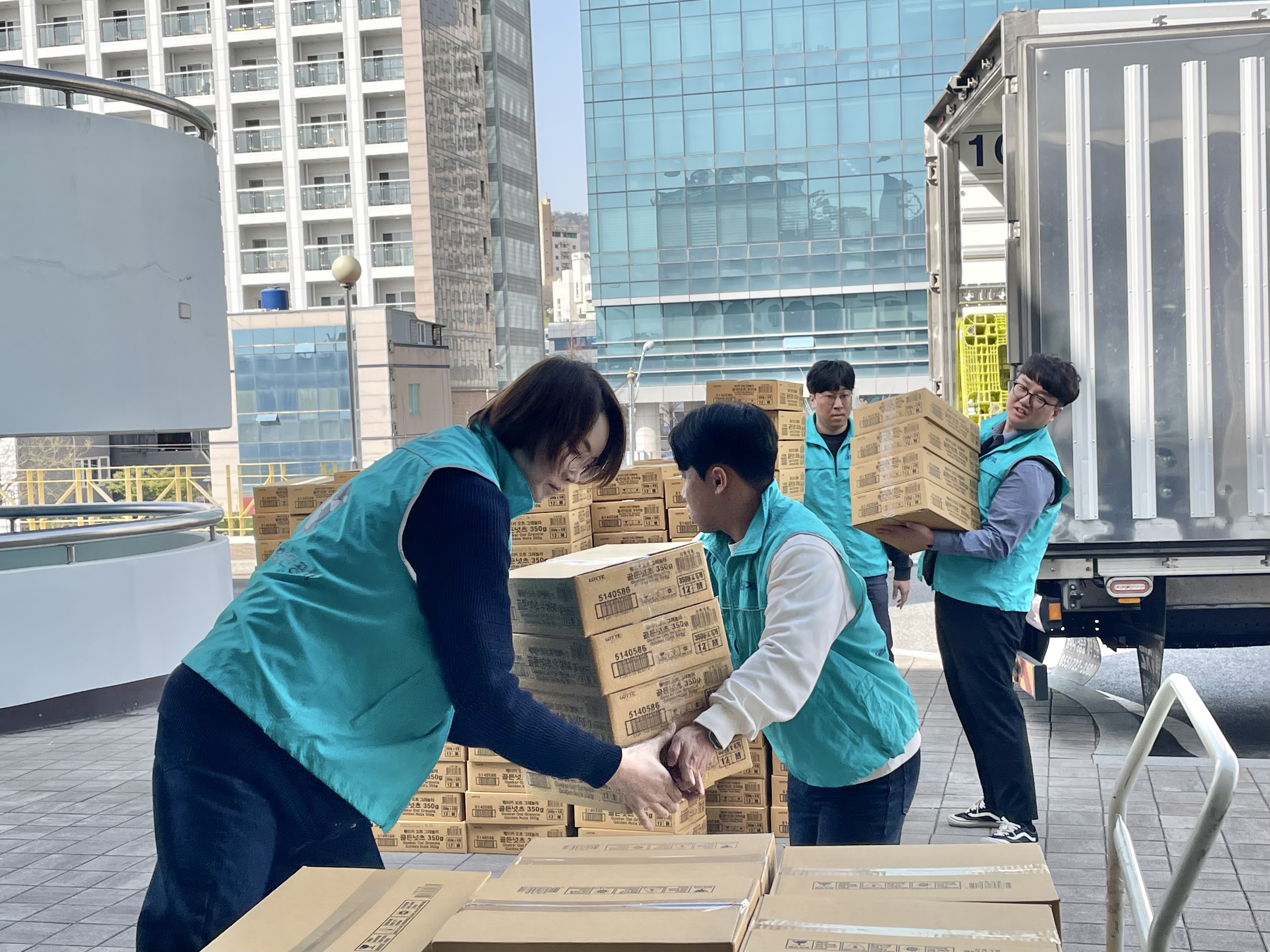 부산항만공사, 롯데웰푸드와 BPA 희망곳간 정기기부 실시
