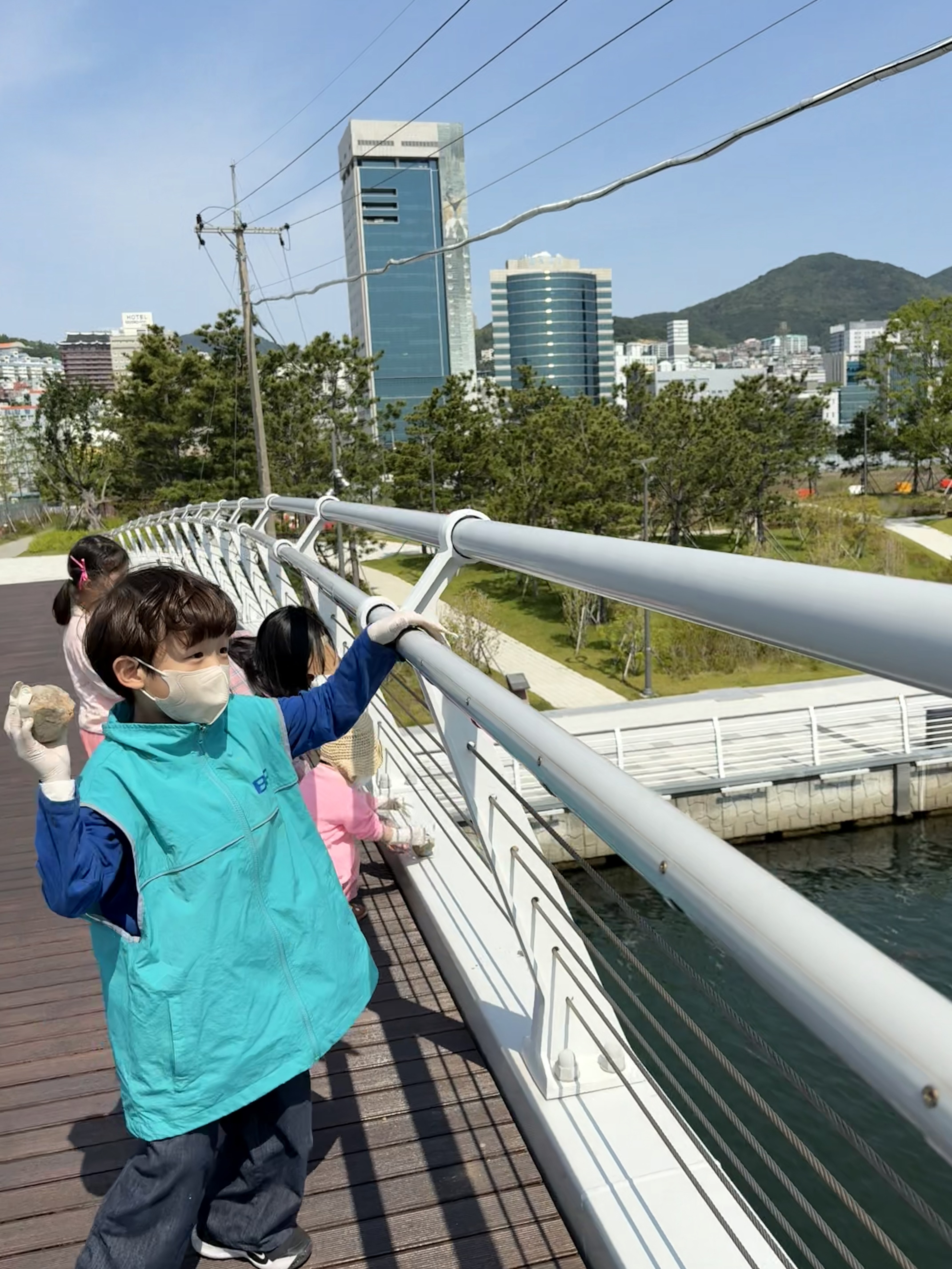 부산항만공사, 부산시설공단과 가족참여형 해양 생태 정화활동 진행