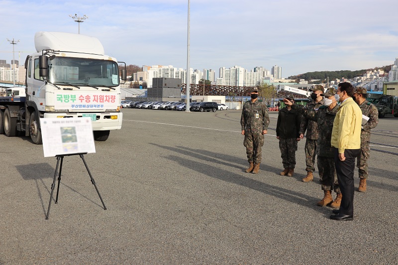 [화물연대 집단운송거부 관련] BPA 강준석 사장, 부산항 8부두 비상수송현장 점검 실시