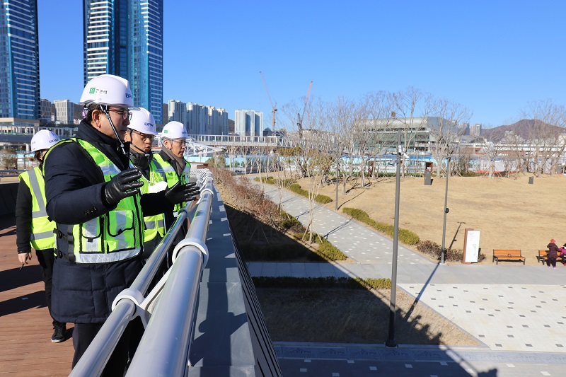 BPA 강준석 사장, 부산항 북항 1단계 재개발사업 건설현장 및 개방시설 안전점검 시행