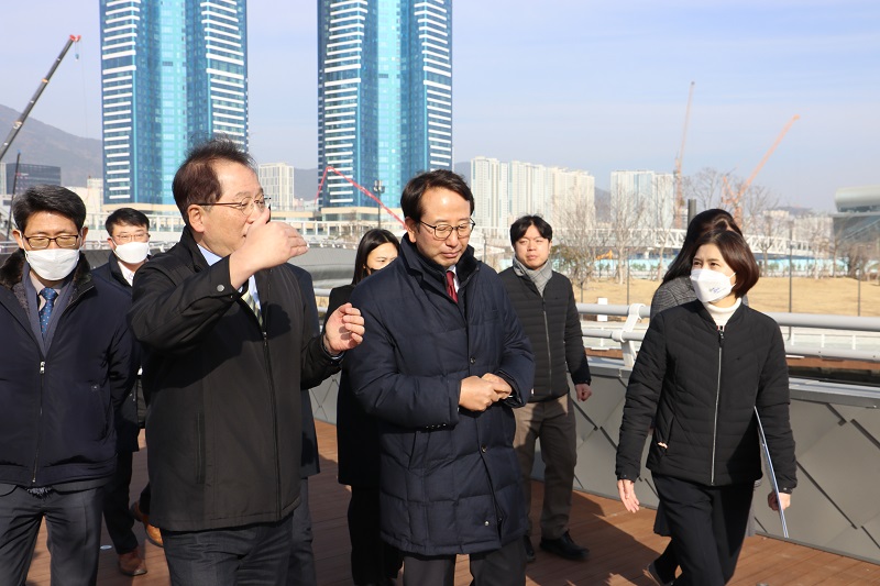 해양수산부 장관-BPA 강준석사장, 새해 신년 부산항 북항 재개발 현장 점검