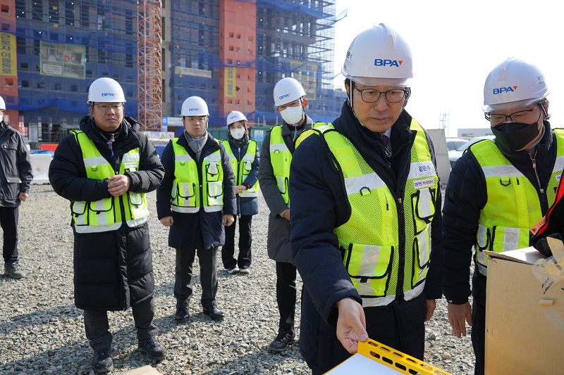 강준석 BPA 사장, 설 명절 전 부산항 주요 건설현장 안전점검 나서