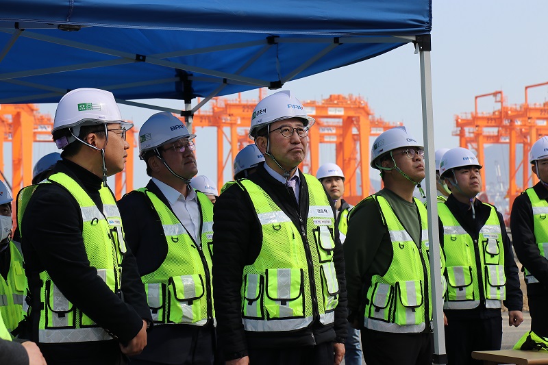 강준석 BPA 사장, 해빙기 맞아 부산신항 서컨테이너터미널 건설현장 안전점검 나서