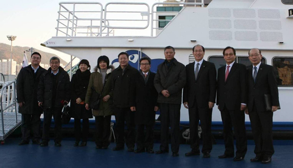 중국장관 일행 부산항 방문 